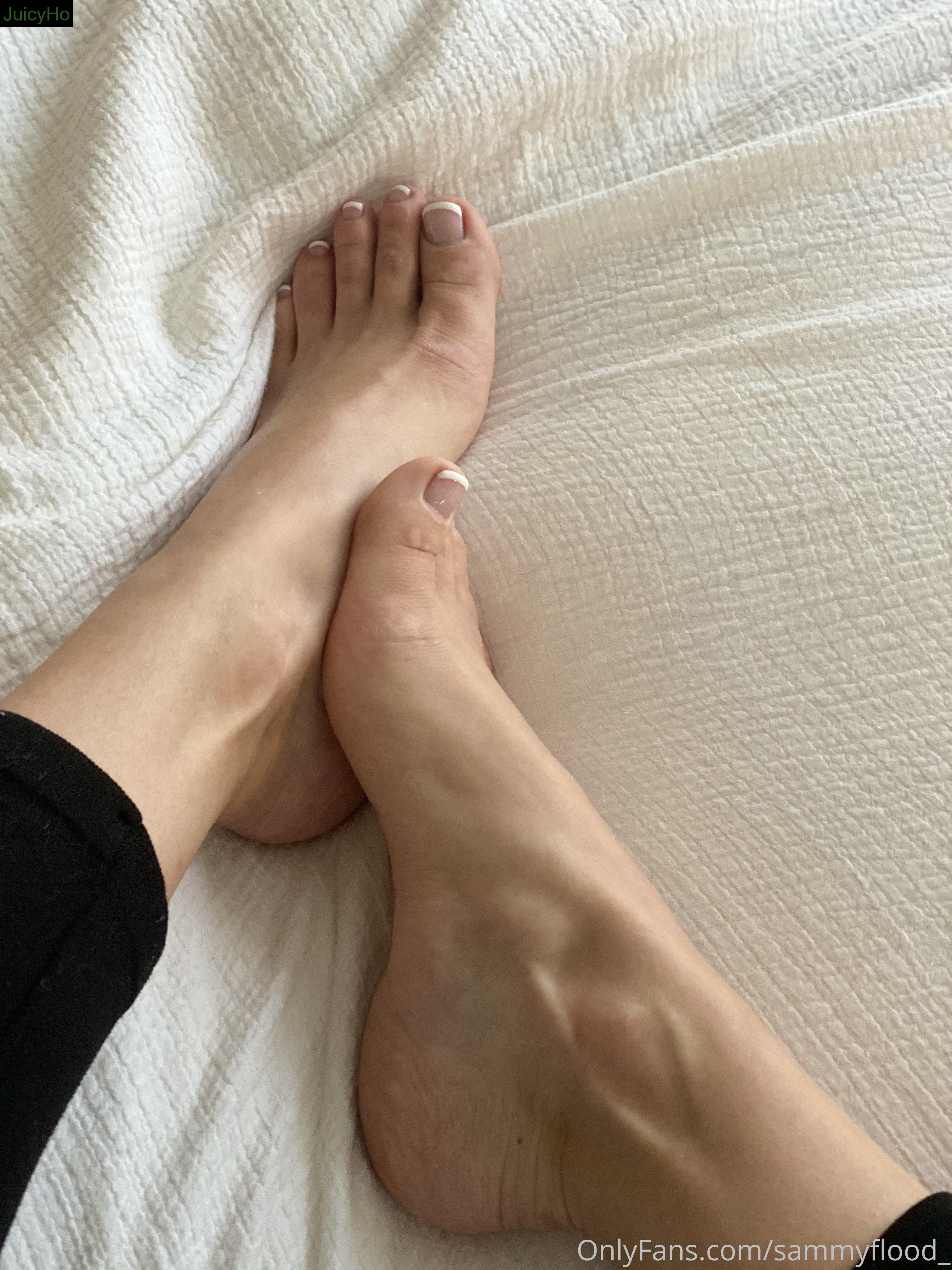 sammyflood_ feet