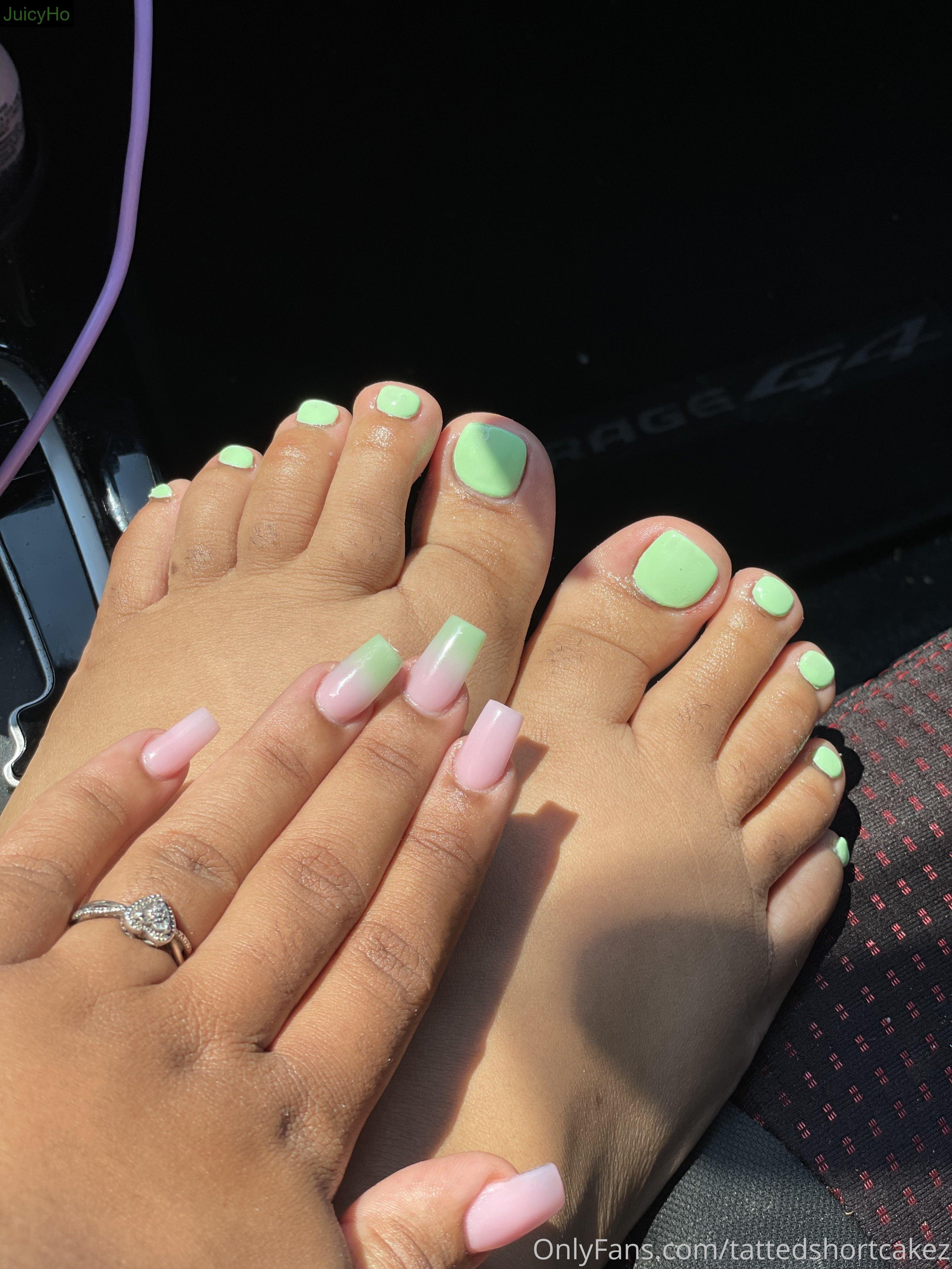 tattedshortcakez feet